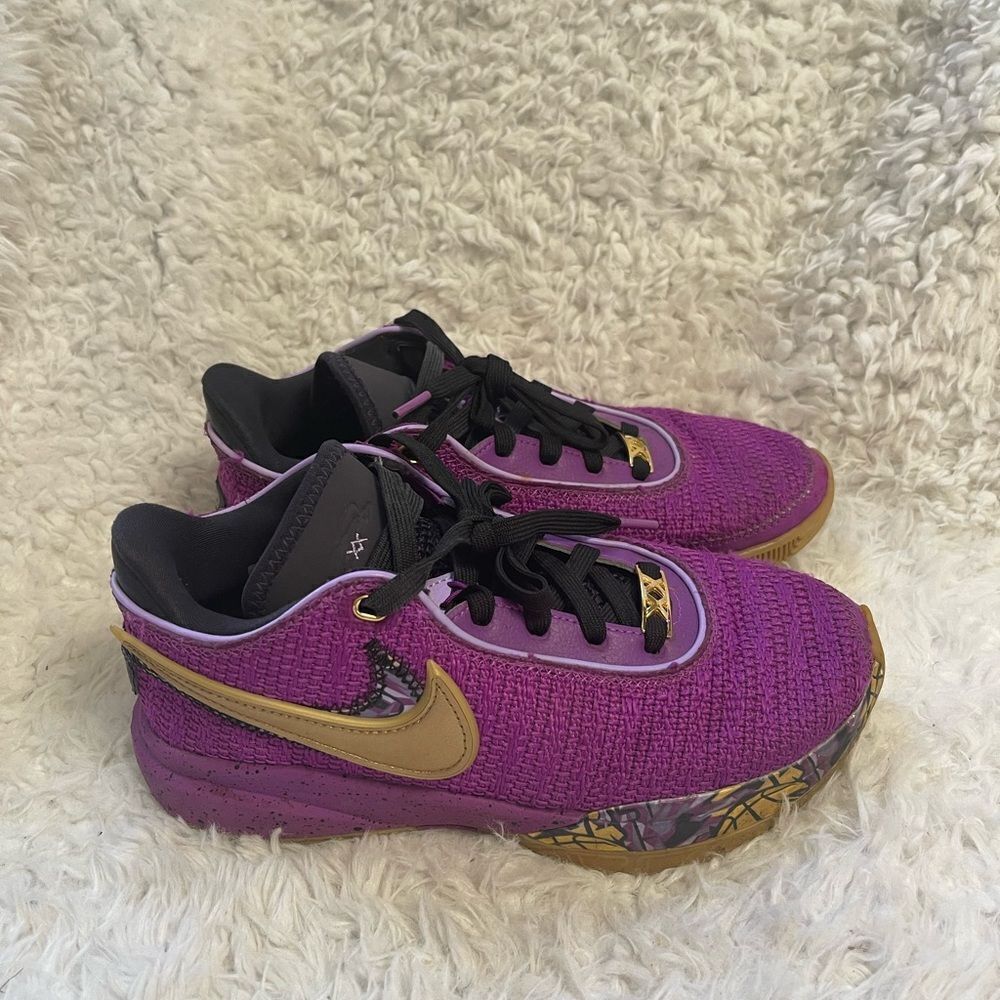 Nike LeBron 20 GS 'Young Heirs' FD0207-500 vivid purple kids sneakers SZ5Y